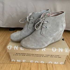 Toms wedges